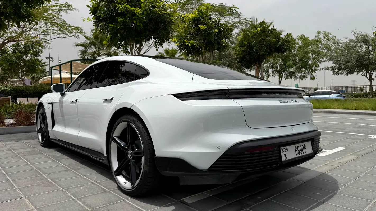 PORSCHE Taycan Turbo 2021 - photo 8 - Import Émirats | International Cars