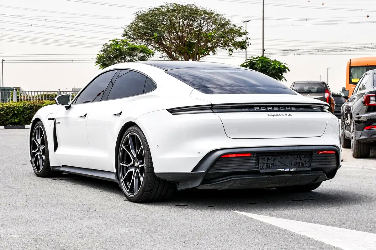PORSCHE Taycan 4S 2025 - photo 4 - Import Émirats | International Cars