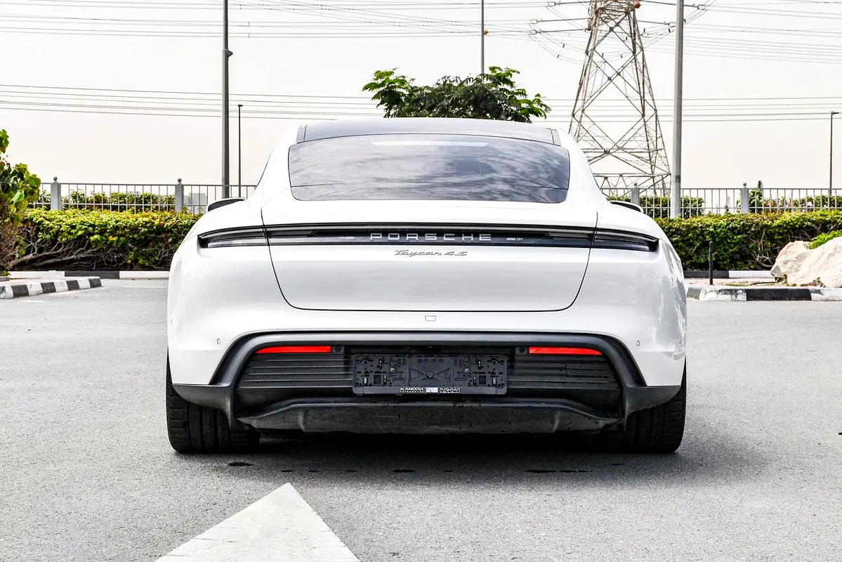PORSCHE Taycan 4S 2025 - photo 5 - Import Émirats | International Cars
