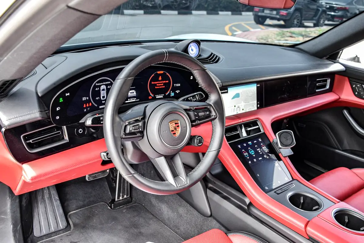 PORSCHE Taycan 4S 2025 - photo 7 - Import Émirats | International Cars