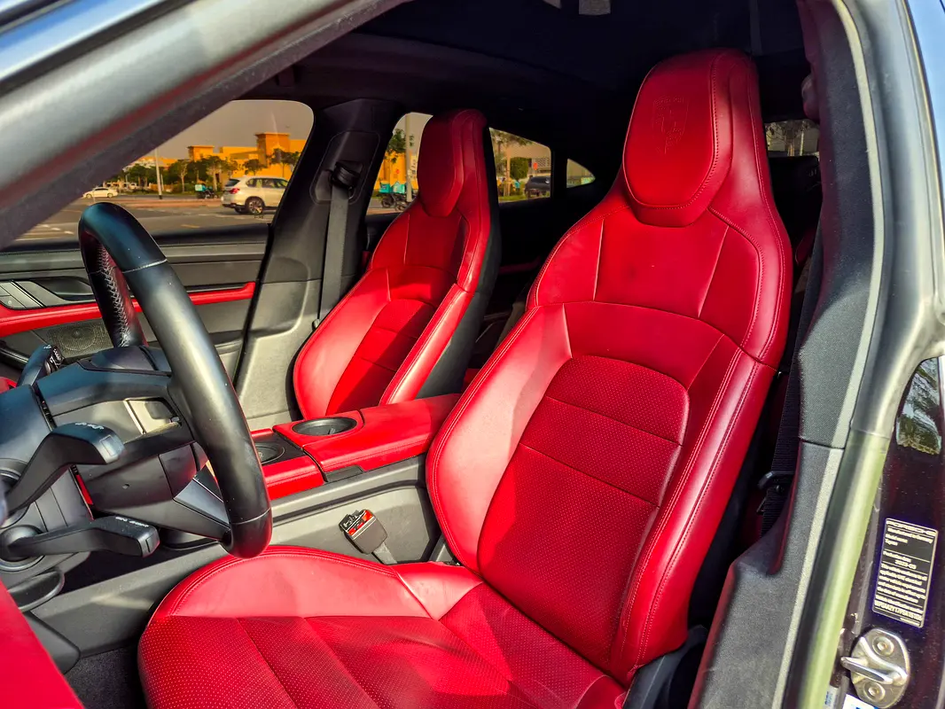 PORSCHE Taycan Standard 2023 - photo 11 - Import Émirats | International Cars