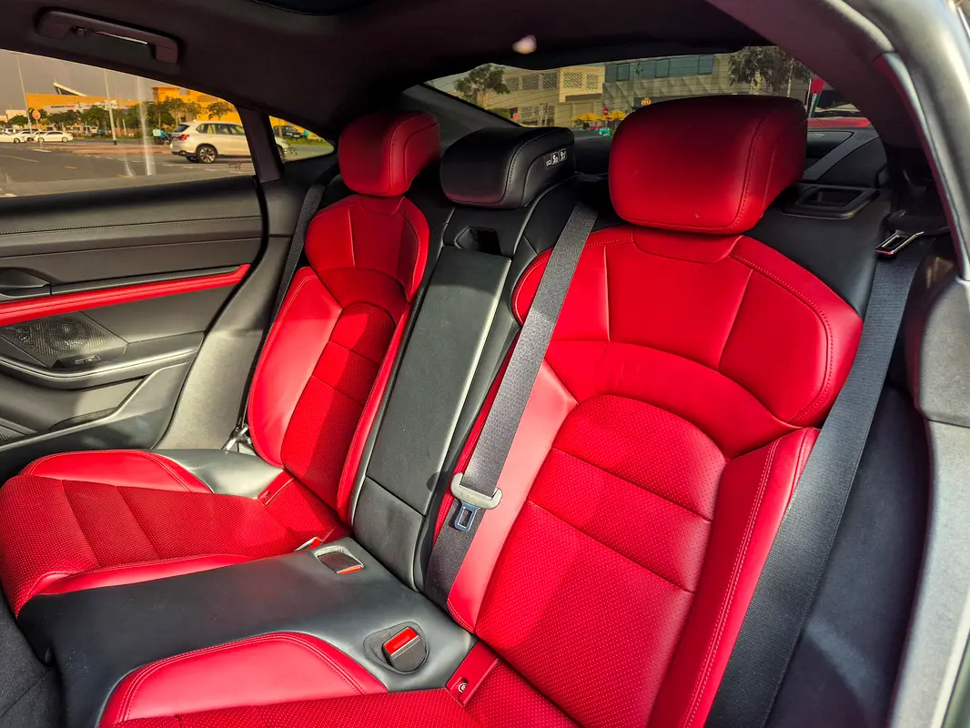 PORSCHE Taycan Standard 2023 - photo 12 - Import Émirats | International Cars