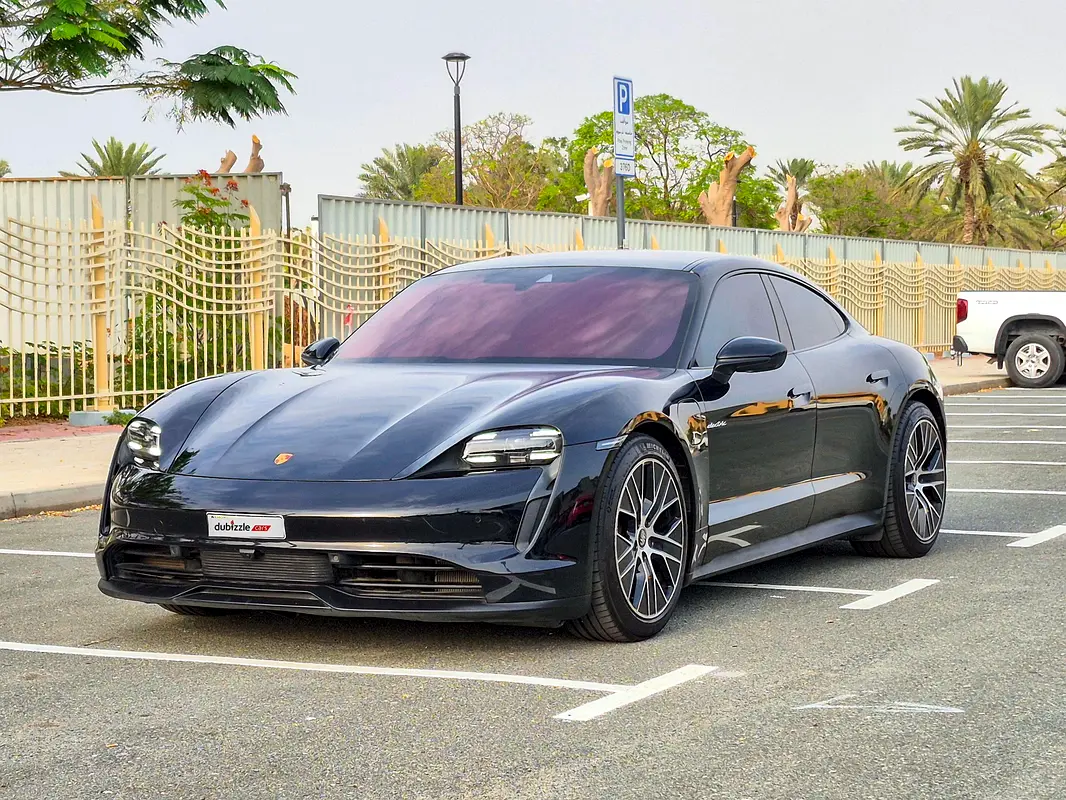 PORSCHE Taycan Standard 2023 - photo 3 - Import Émirats | International Cars