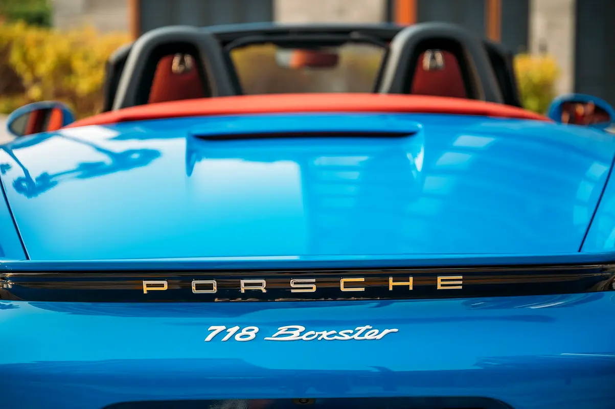 PORSCHE 718 Spyder Boxster 2023 - photo 5 - Import Émirats | International Cars