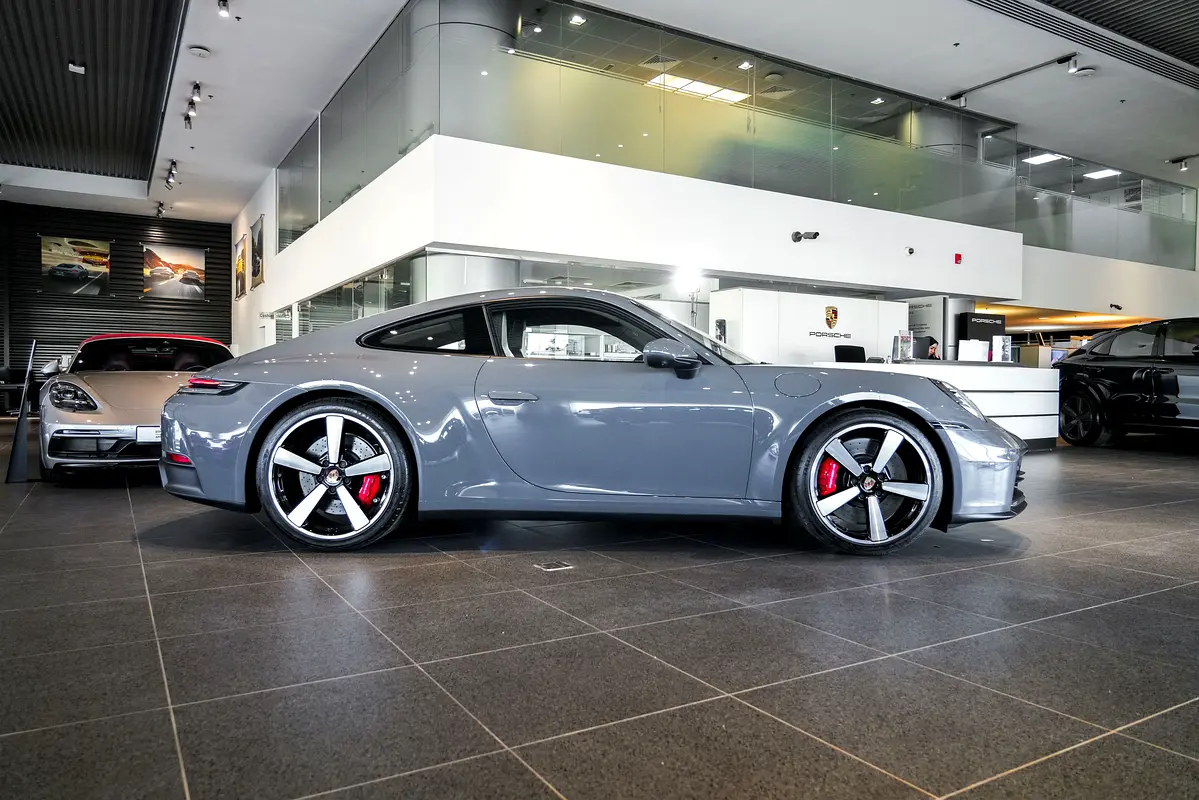 PORSCHE Carrera / 911 Carrera S 2025 - photo 3 - Import Émirats | International Cars
