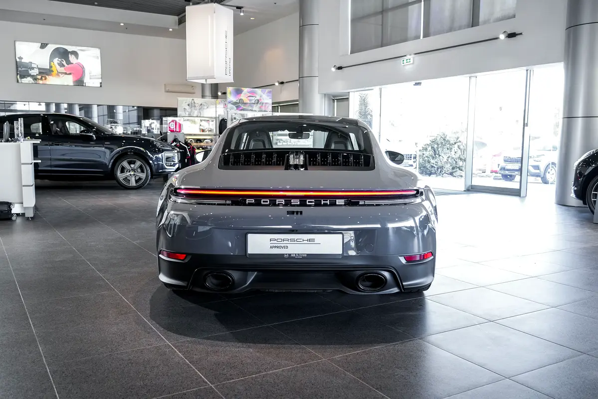 PORSCHE Carrera / 911 Carrera S 2025 - photo 8 - Import Émirats | International Cars