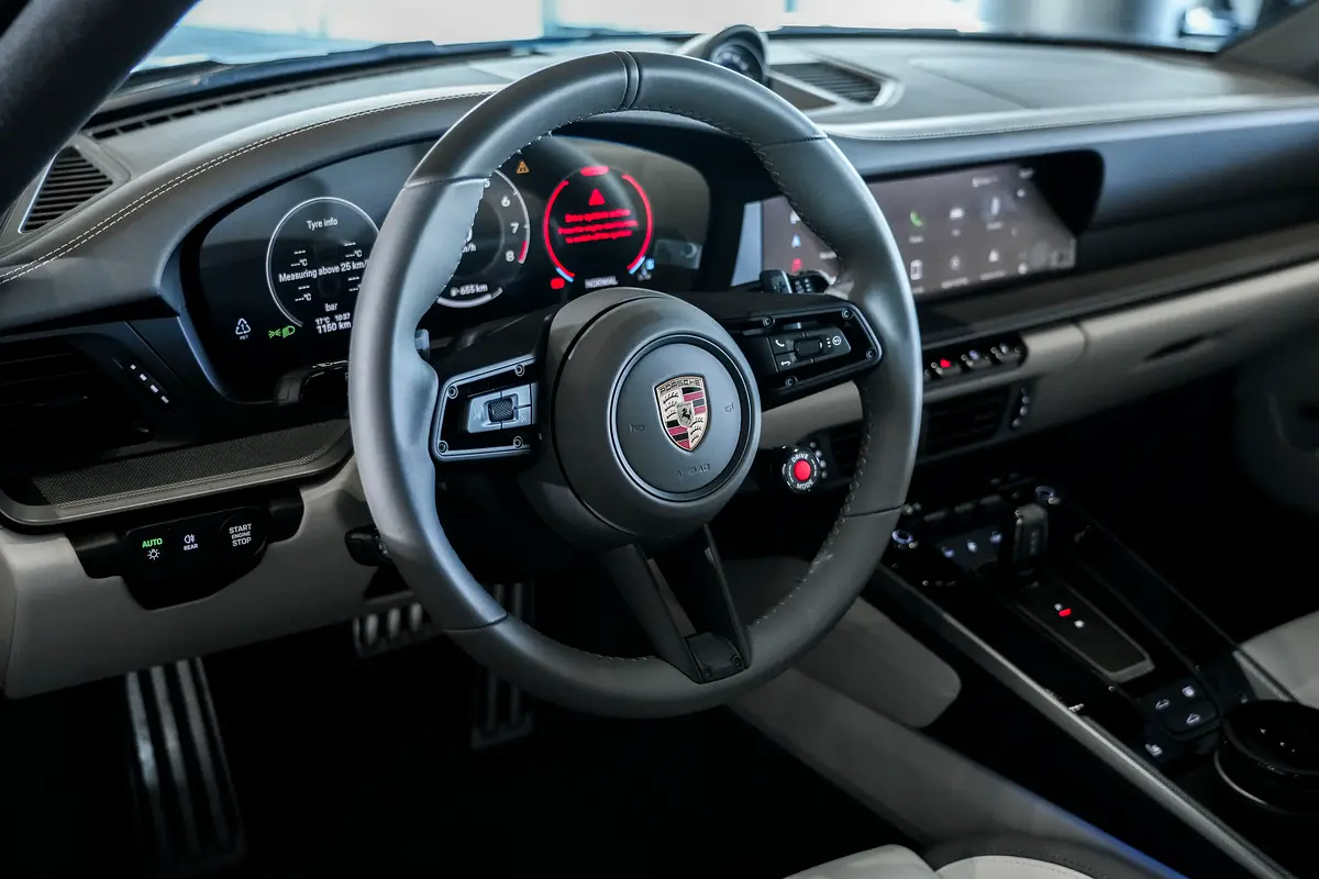 PORSCHE Carrera / 911 Carrera S 2025 - photo 9 - Import Émirats | International Cars