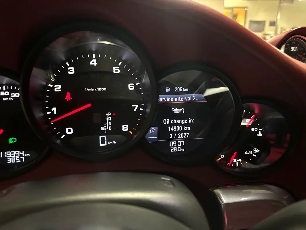 PORSCHE Carrera / 911 2018 - photo 11 - Import Émirats | International Cars