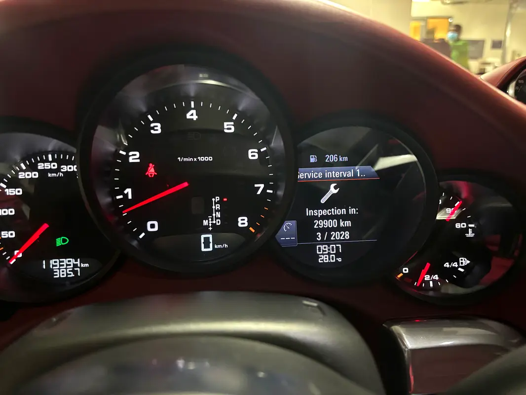 PORSCHE Carrera / 911 2018 - photo 12 - Import Émirats | International Cars