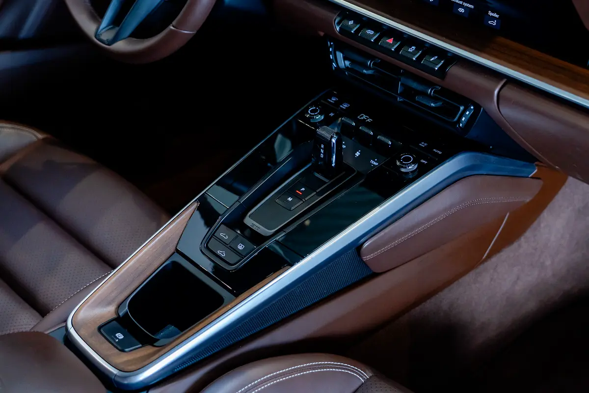 PORSCHE Carrera / 911 Carrera 4S 2020 - photo 11 - Import Émirats | International Cars