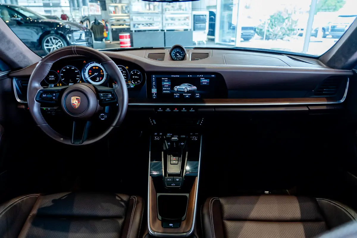 PORSCHE Carrera / 911 Carrera 4S 2020 - photo 12 - Import Émirats | International Cars