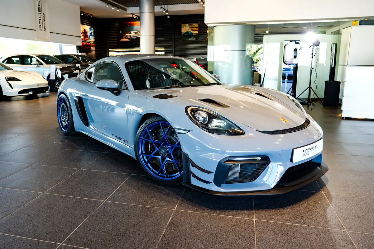PORSCHE Cayman GT4 RS 2022 - photo 3 - Import Émirats | International Cars
