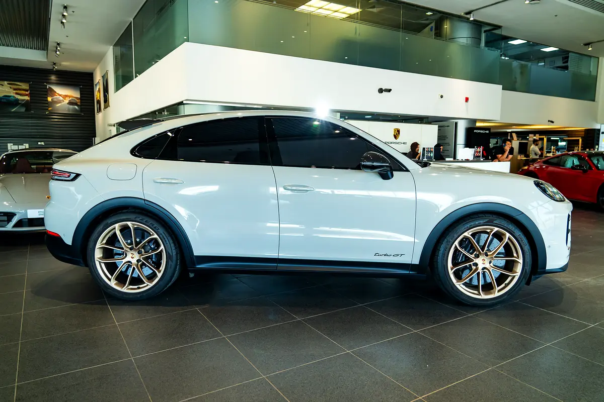 PORSCHE Cayenne Turbo GT 2024 - photo 5 - Import Émirats | International Cars