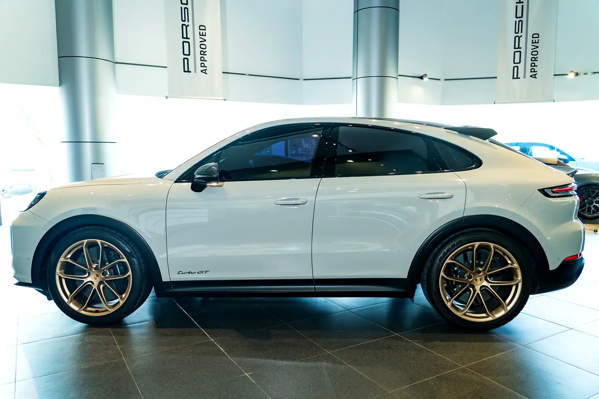 PORSCHE Cayenne Turbo GT 2024 - photo 6 - Import Émirats | International Cars