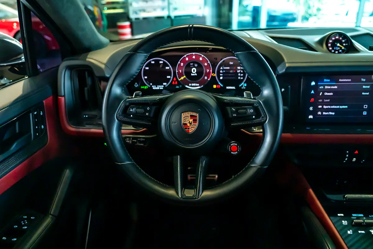 PORSCHE Cayenne Turbo GT 2024 - photo 9 - Import Émirats | International Cars