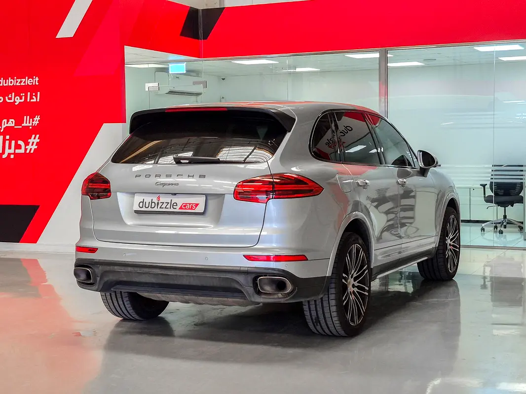 PORSCHE Cayenne Platinum Edition 2017 - photo 6 - Import Émirats | International Cars