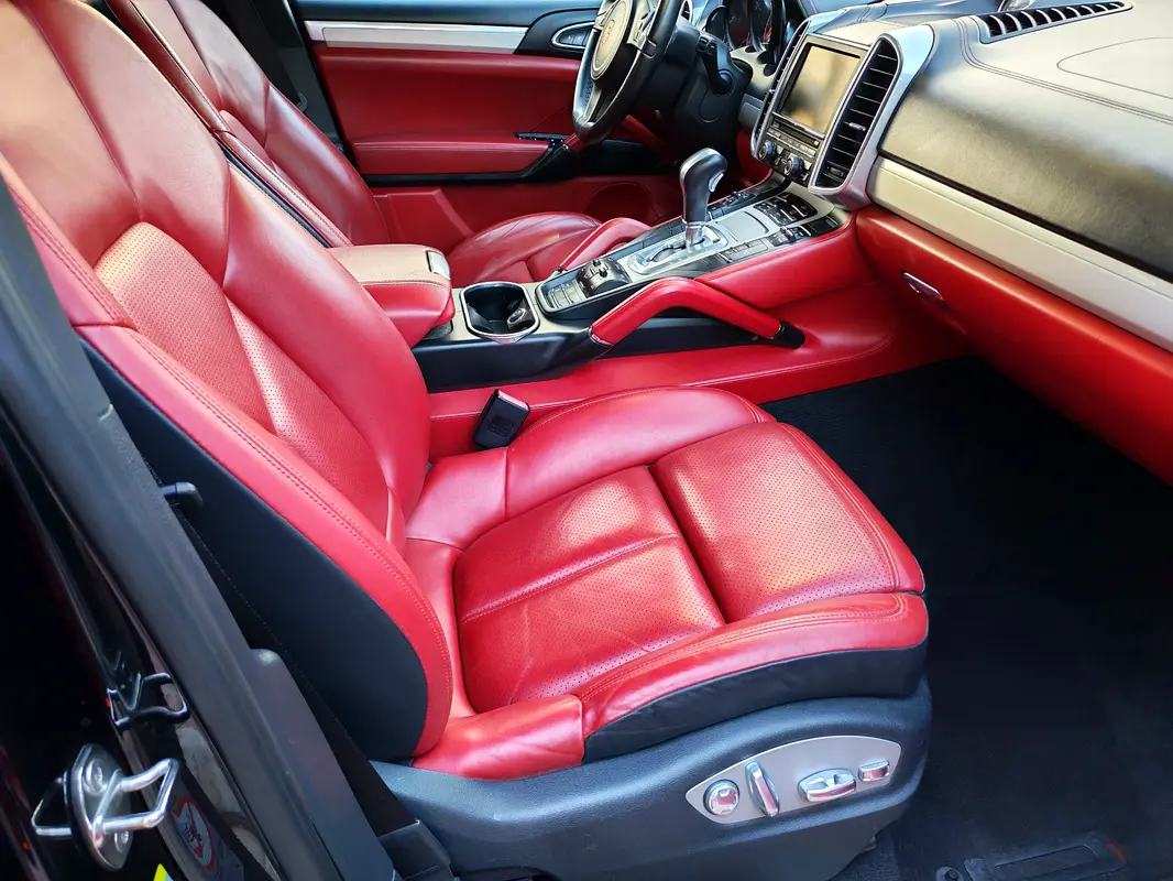 PORSCHE Cayenne S 2014 - photo 7 - Import Émirats | International Cars