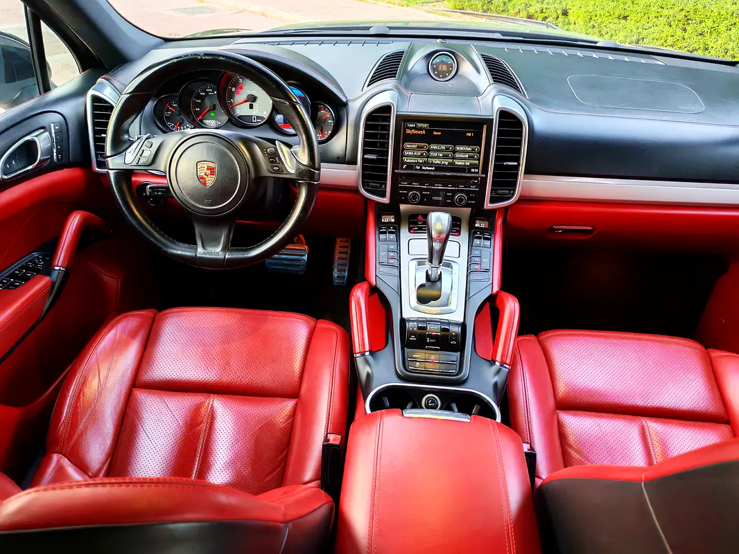 PORSCHE Cayenne S 2014 - photo 8 - Import Émirats | International Cars