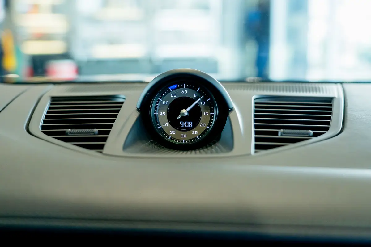 PORSCHE Panamera Turbo 2024 - photo 10 - Import Émirats | International Cars