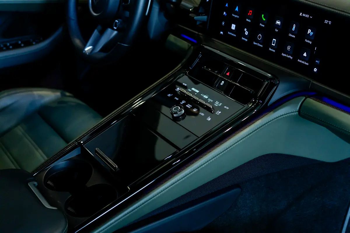 PORSCHE Panamera Turbo 2024 - photo 12 - Import Émirats | International Cars