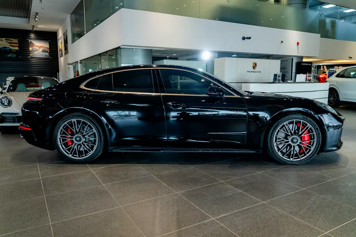 PORSCHE Panamera Turbo 2024 - photo 3 - Import Émirats | International Cars