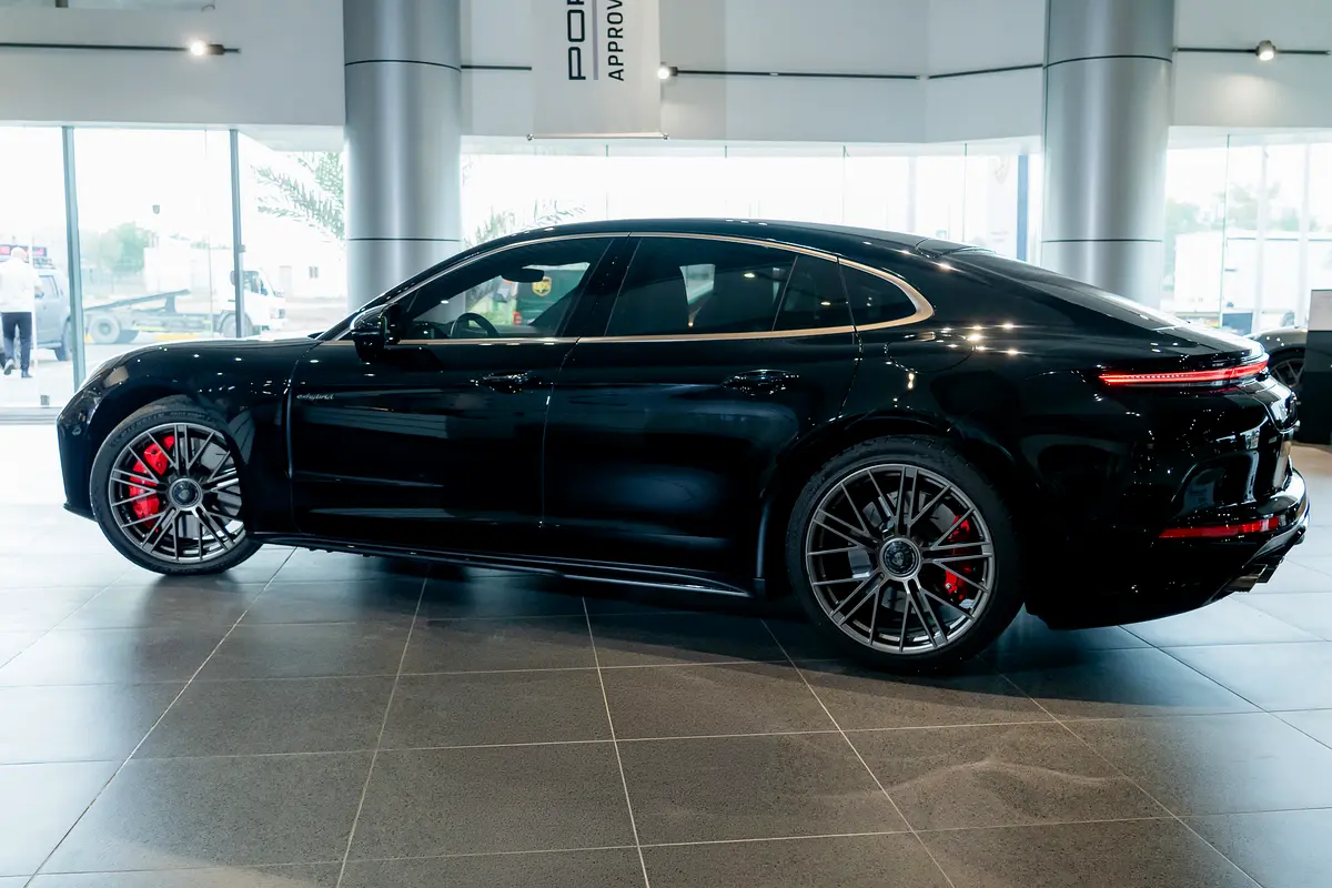 PORSCHE Panamera Turbo 2024 - photo 6 - Import Émirats | International Cars