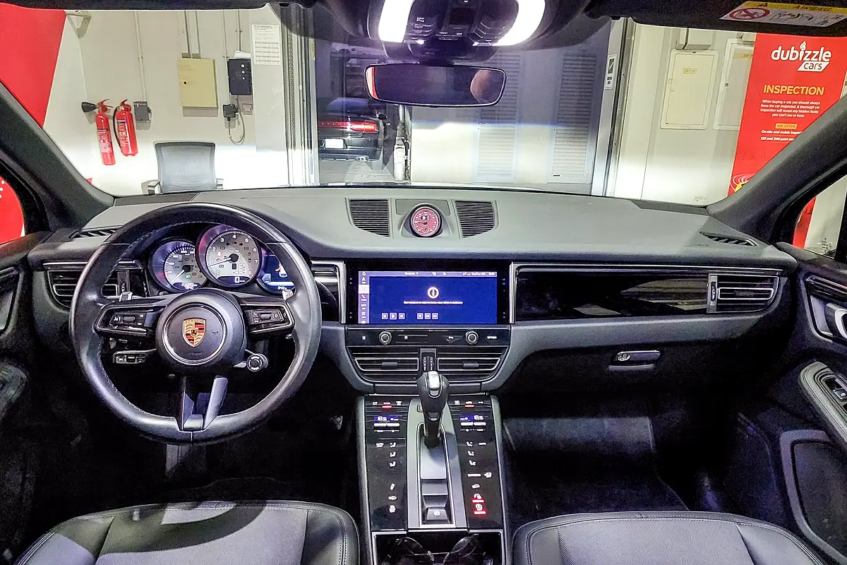 PORSCHE Macan S 2024 - photo 9 - Import Émirats | International Cars