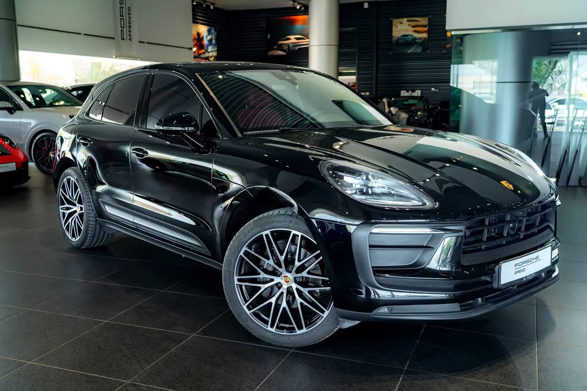 PORSCHE Macan Standard 2023 - photo 5 - Import Émirats | International Cars