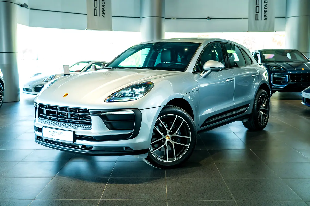 PORSCHE Macan Standard 2024