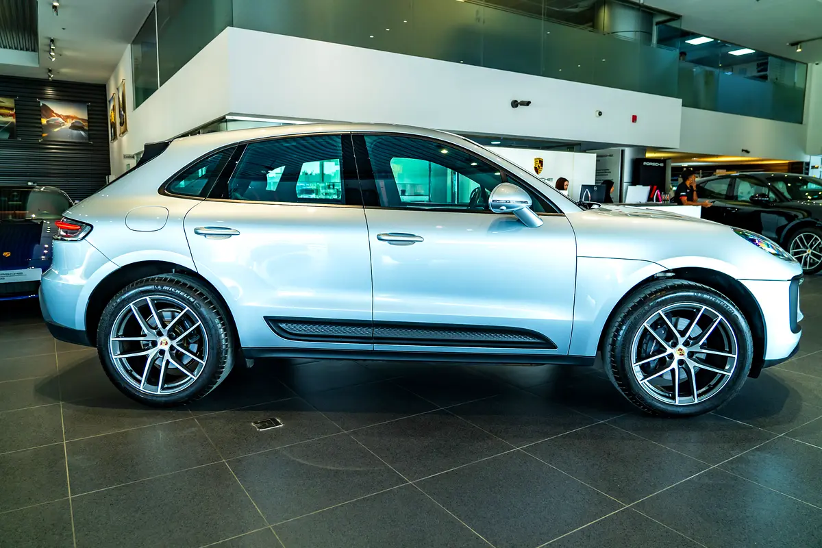 PORSCHE Macan Standard 2024 - photo 3 - Import Émirats | International Cars