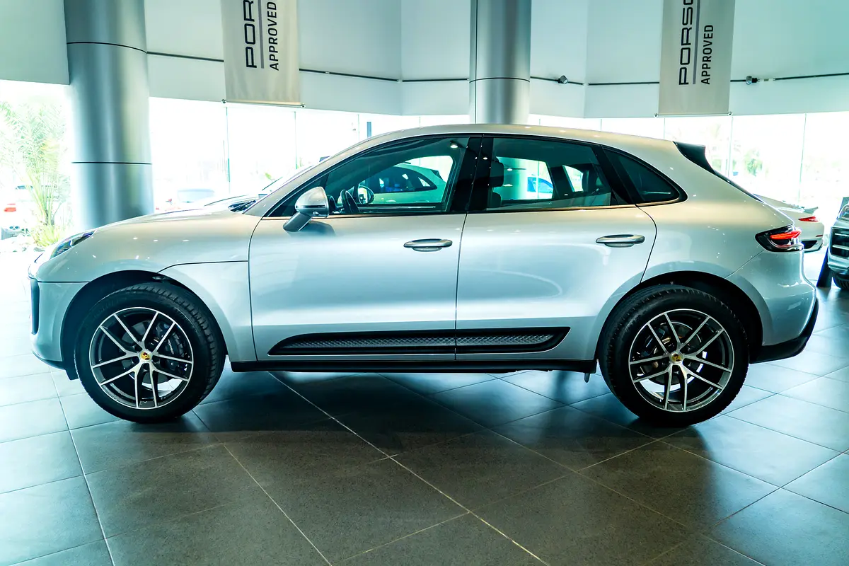 PORSCHE Macan Standard 2024 - photo 4 - Import Émirats | International Cars
