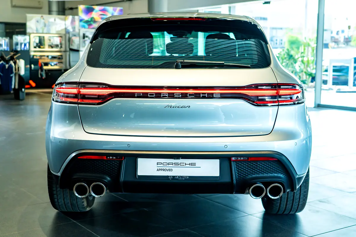 PORSCHE Macan Standard 2024 - photo 8 - Import Émirats | International Cars