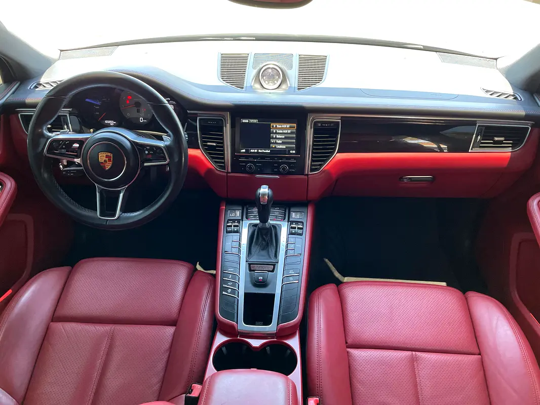 PORSCHE Macan S 2016 - photo 8 - Import Émirats | International Cars