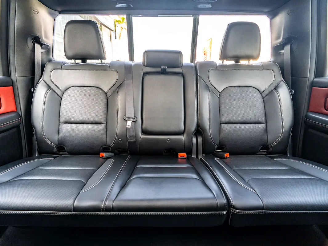 RAM 1500 Rebel Crew Cab 2021 - photo 12 - Import Émirats | International Cars