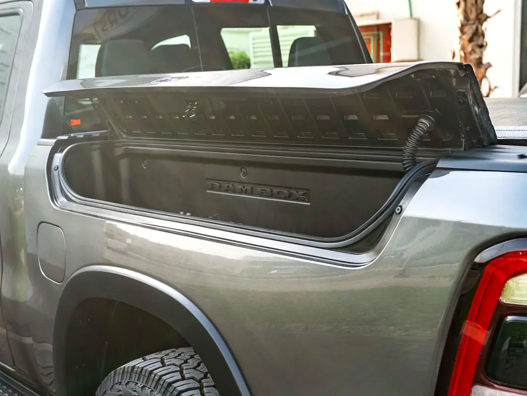 RAM 1500 Rebel Crew Cab 2021 - photo 8 - Import Émirats | International Cars