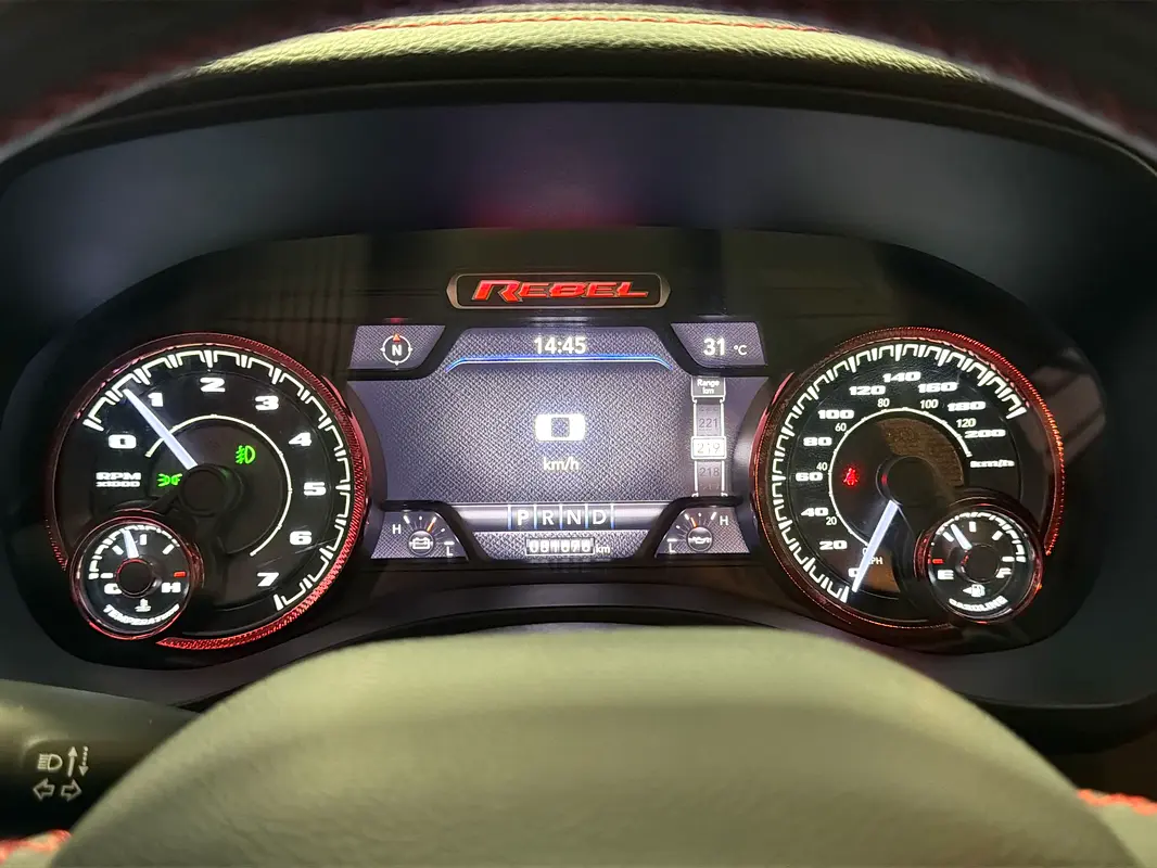 RAM 1500 Rebel Crew Cab 2022 - photo 9 - Import Émirats | International Cars