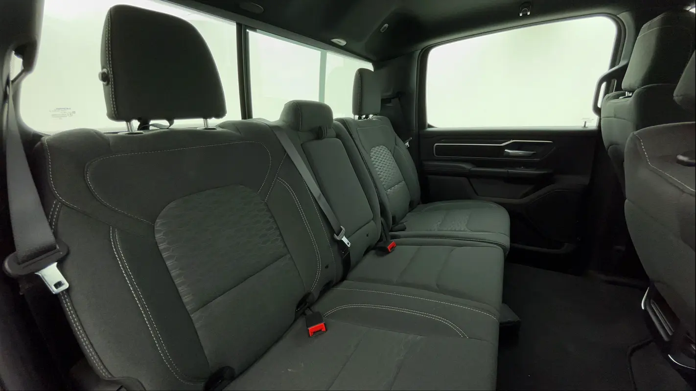 RAM 1500 Big Horn Crew Cab 2025 - photo 10 - Import Émirats | International Cars