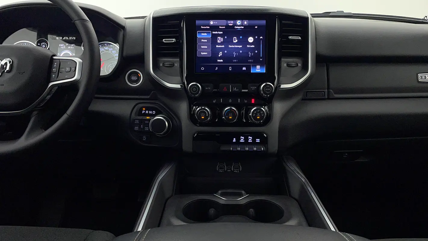 RAM 1500 Big Horn Crew Cab 2025 - photo 8 - Import Émirats | International Cars