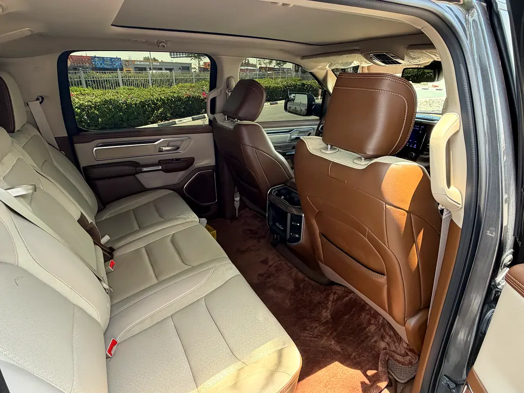 RAM 1500 Laramie Double Cab 2020 - photo 12 - Import Émirats | International Cars