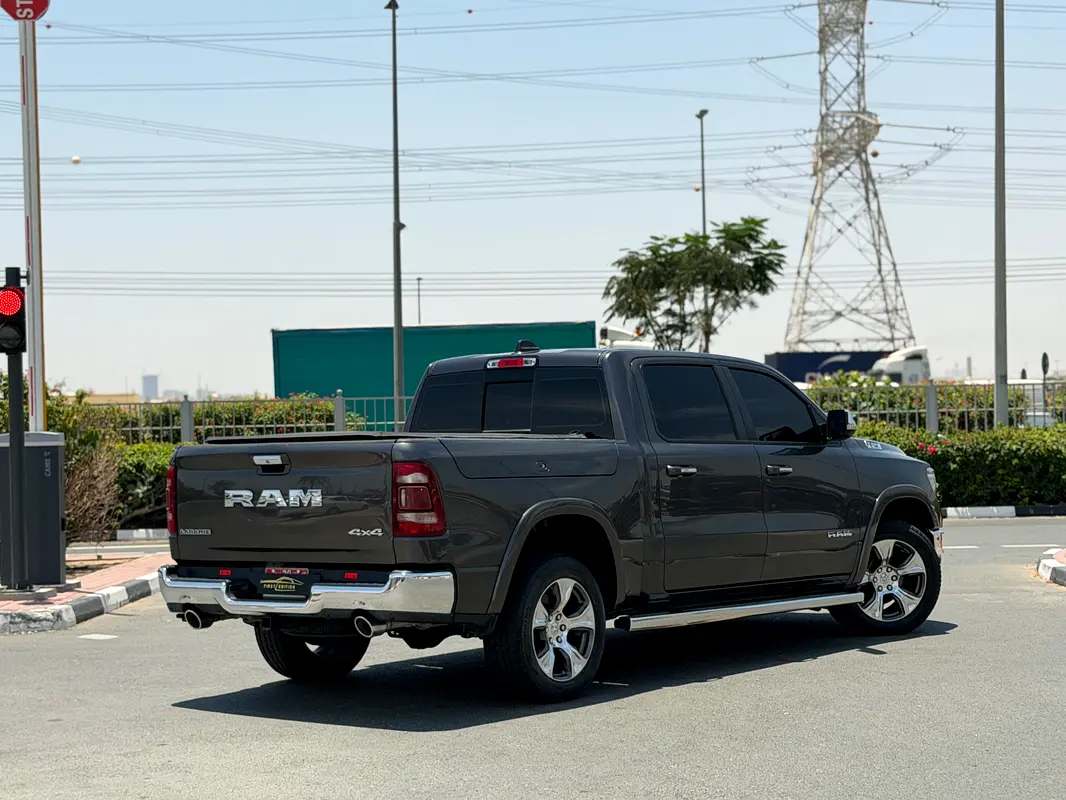 RAM 1500 Laramie Double Cab 2020 - photo 3 - Import Émirats | International Cars