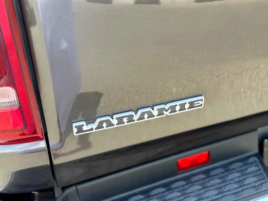 RAM 1500 Laramie Double Cab 2020 - photo 5 - Import Émirats | International Cars