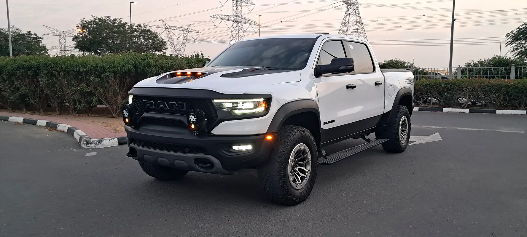 RAM 1500 TRX V8 Lux 2023 - photo 2 - Import Émirats | International Cars