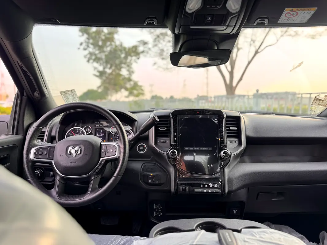 RAM 2500 Bighorn 2025 - photo 12 - Import Émirats | International Cars