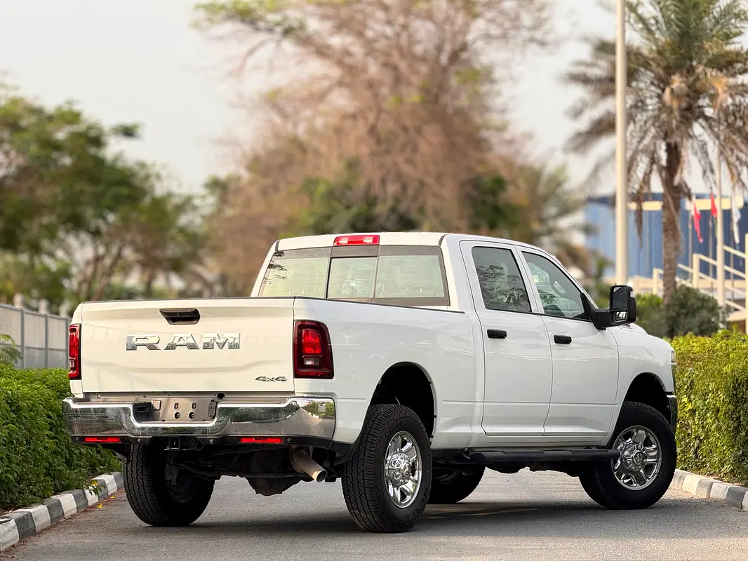 RAM 2500 Bighorn 2025 - photo 2 - Import Émirats | International Cars