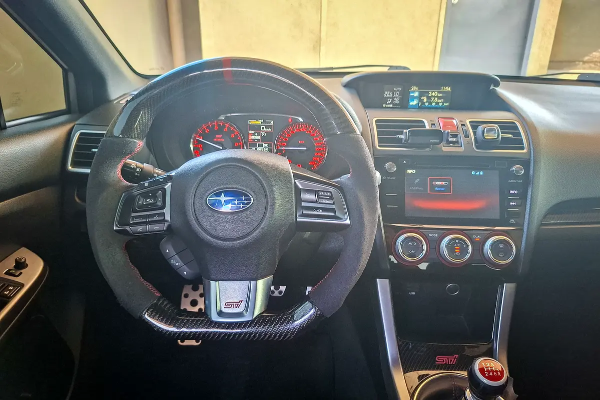 SUBARU WRX STI 2017 - photo 10 - Import Émirats | International Cars