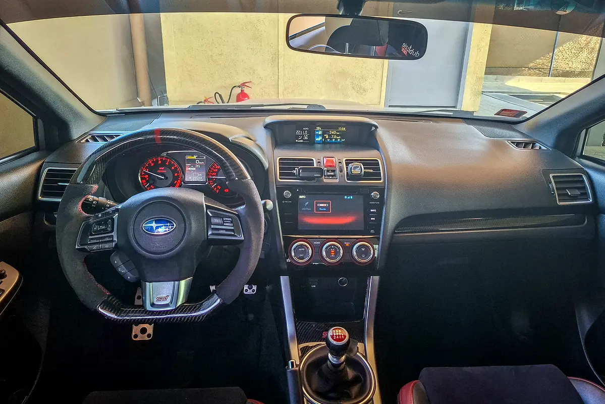 SUBARU WRX STI 2017 - photo 9 - Import Émirats | International Cars