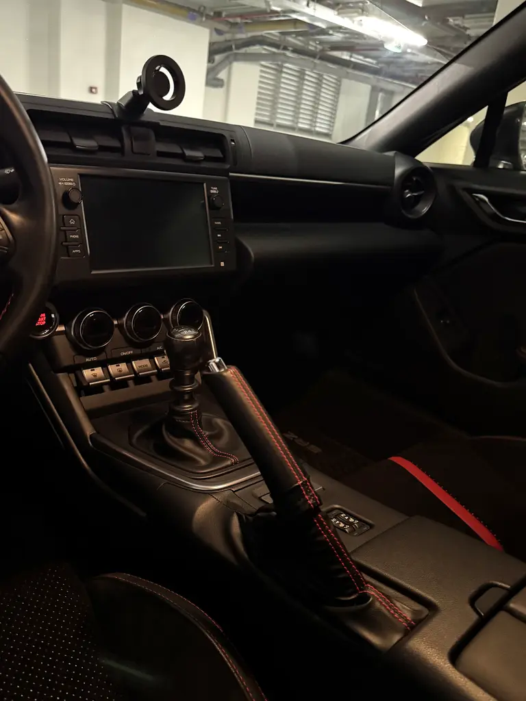 SUBARU BRZ Premium 2024 - photo 11 - Import Émirats | International Cars