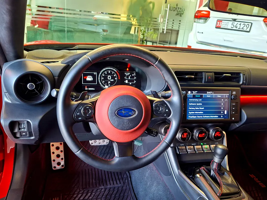 SUBARU BRZ Premium 2023 - photo 11 - Import Émirats | International Cars