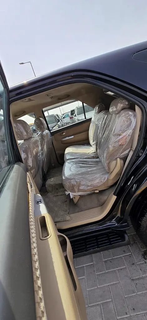 TOYOTA Fortuner SR5 2012 - photo 12 - Import Émirats | International Cars