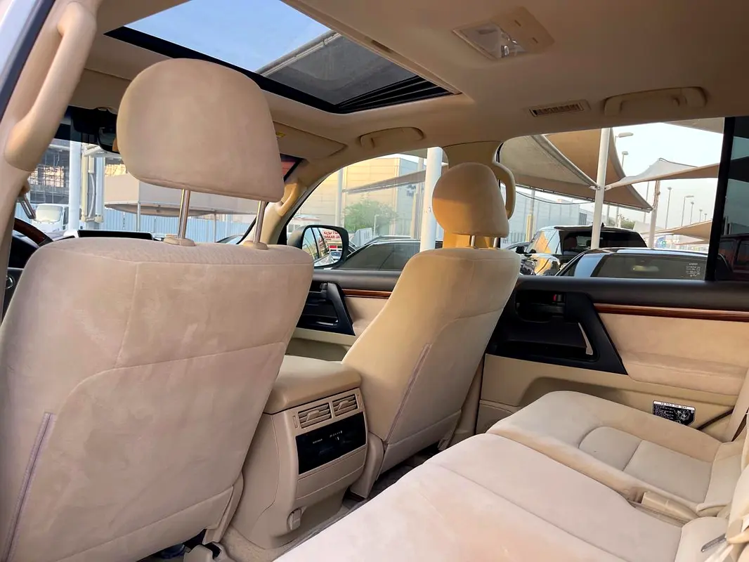 TOYOTA Land Cruiser GXR 2016 - photo 11 - Import Émirats | International Cars